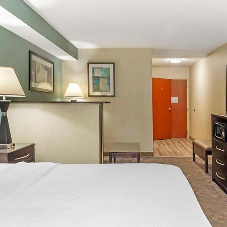 Best Western Plus Berkshire Hills Inn&Suites Pittsfield Buitenkant foto