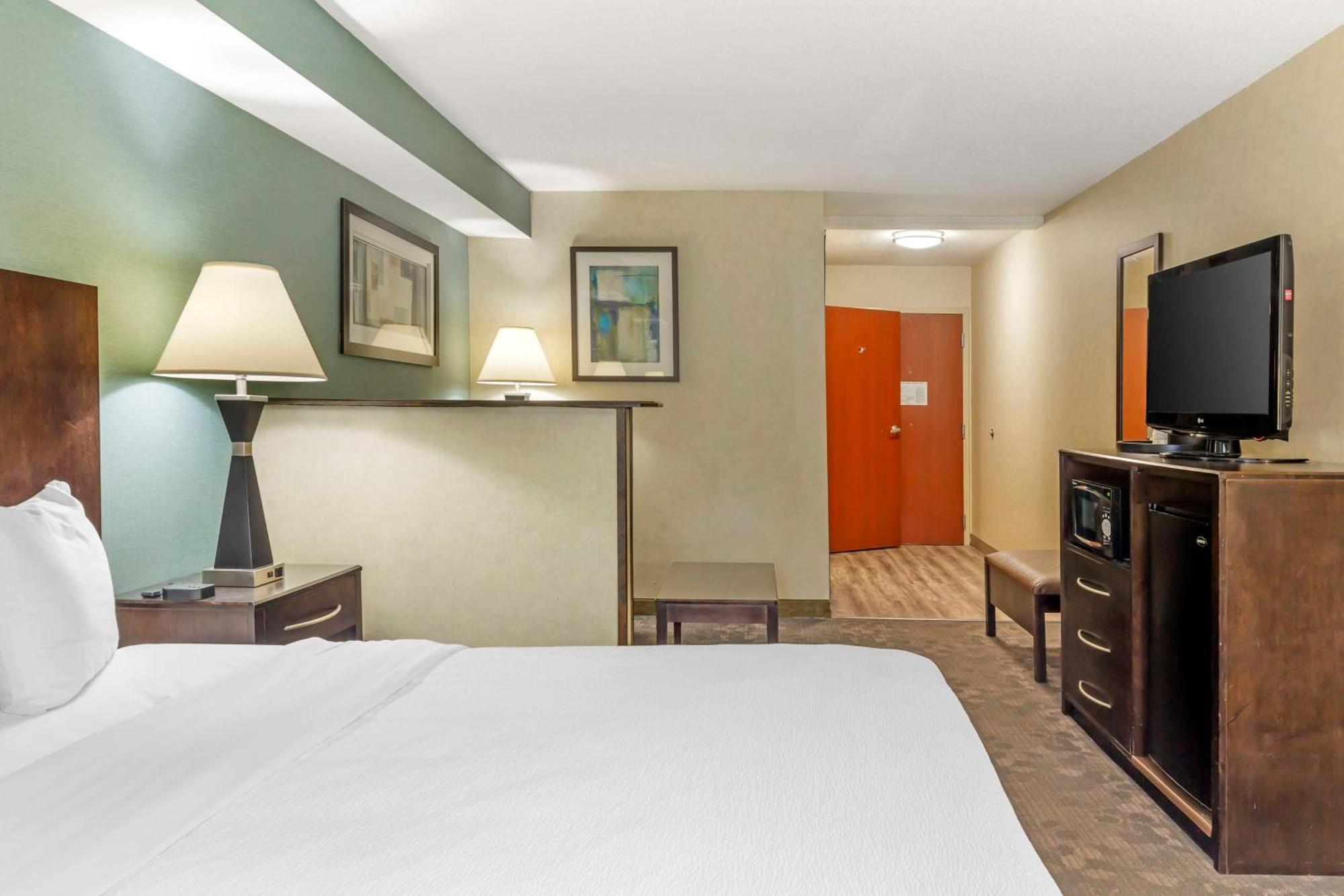 Best Western Plus Berkshire Hills Inn&Suites Pittsfield Buitenkant foto
